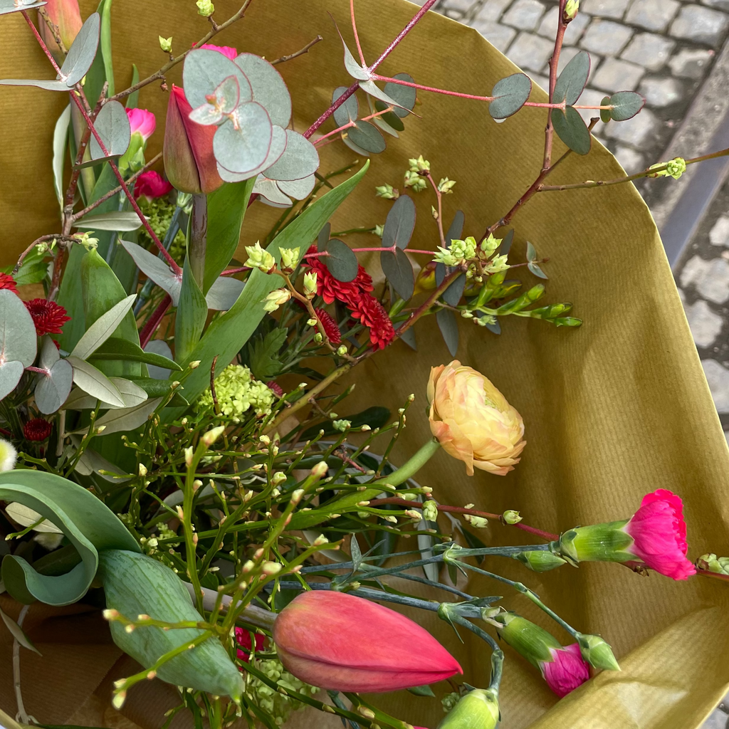 Dreimal Freude - Saisonales Blumenabo